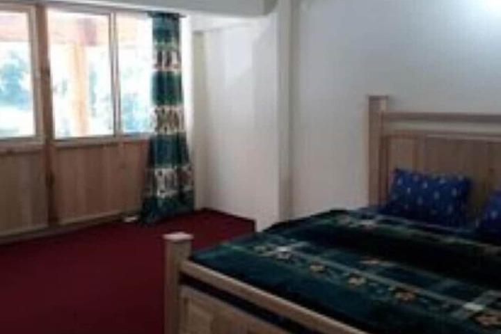 Room 2 of 25
