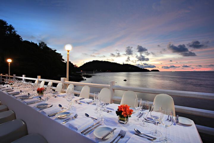 Dining 90 of 110