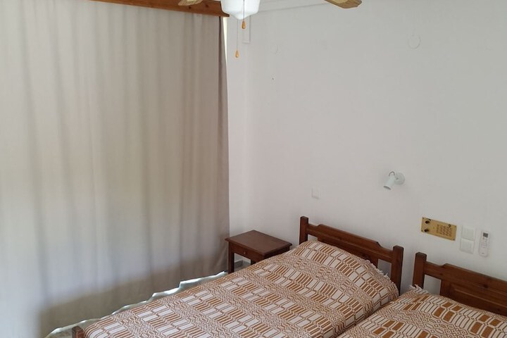 Room 7 of 49