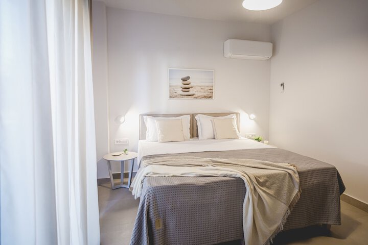 Room 8 of 108