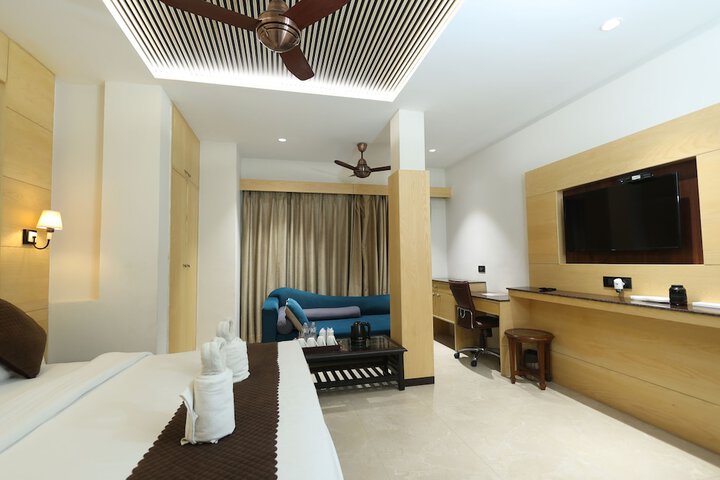 Room 30 of 136