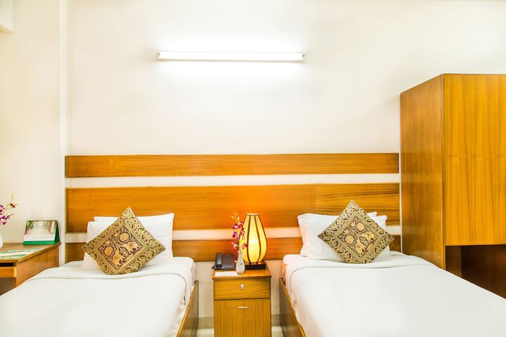 Room 26 of 40