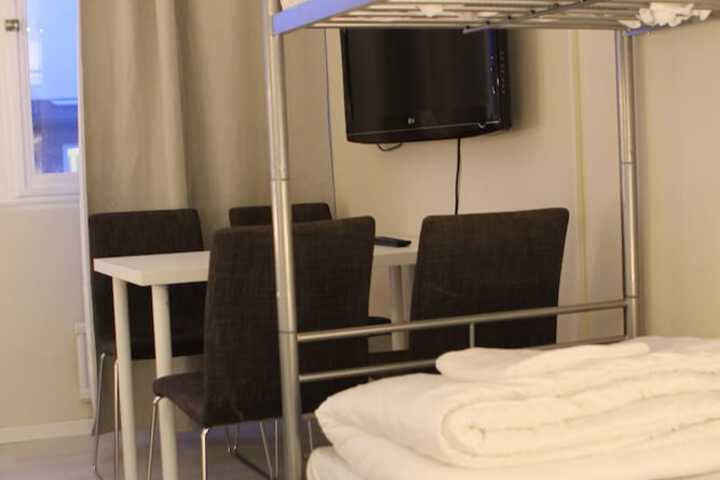 Room 43 of 82