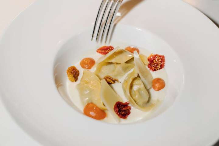 Dining 72 of 96