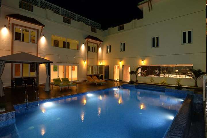 Pool 23 of 60