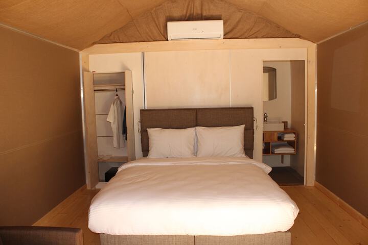 Room 5 of 113