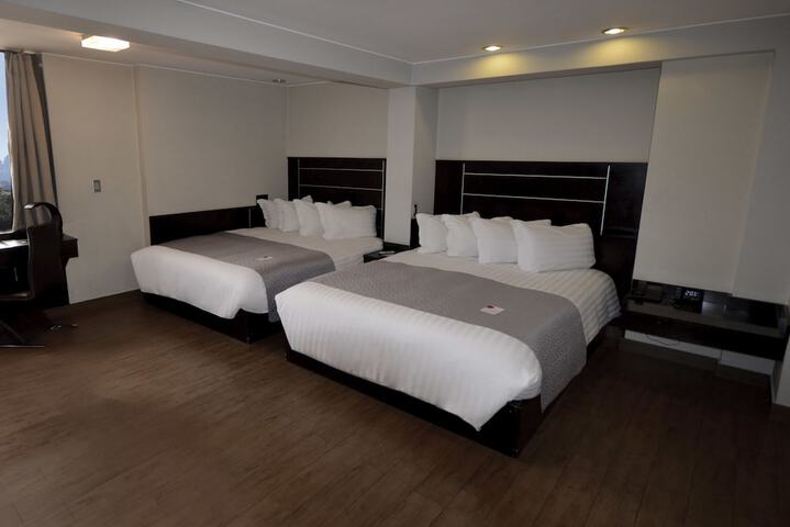 Room 8 of 36