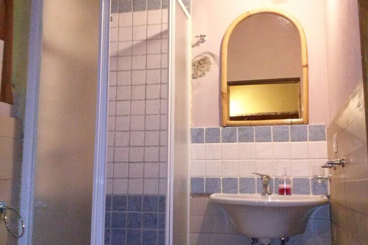 Room 8 of 15