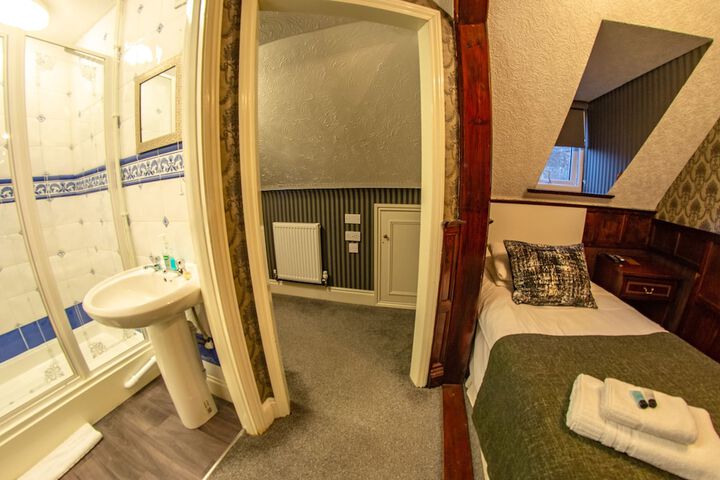 Room 43 of 97