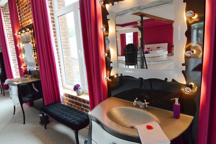 Room 4 of 39