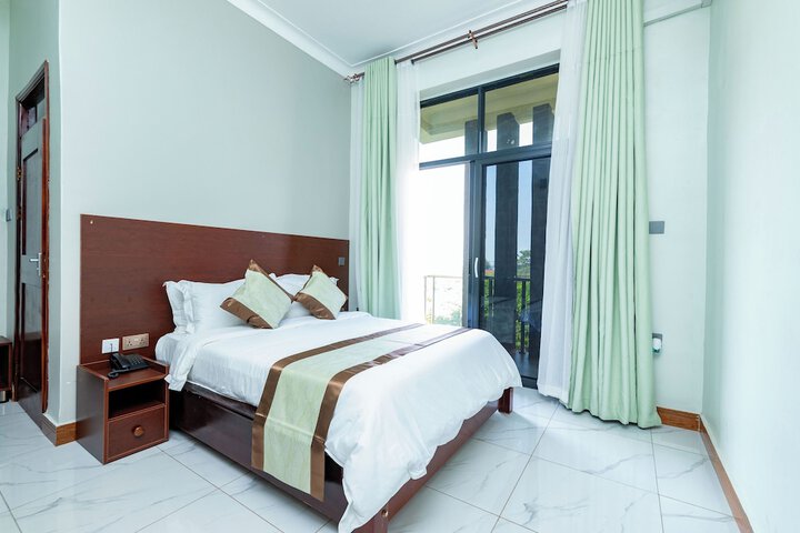 Room 7 of 36