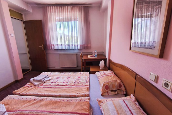 Room 23 of 54
