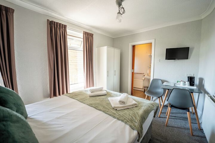 Room 10 of 31