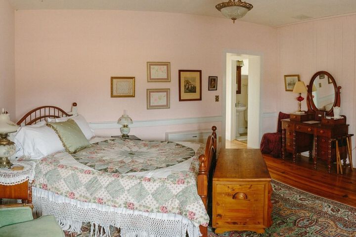 Room 8 of 66