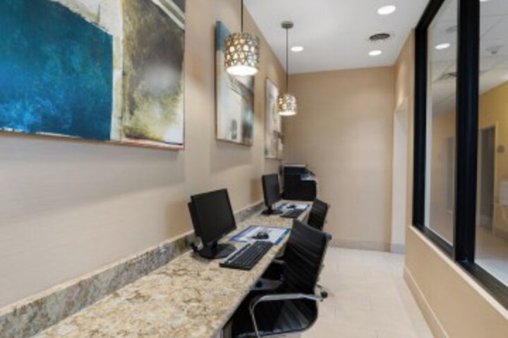 Business Center 19 of 21