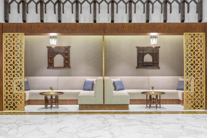 Entrance & Lobby