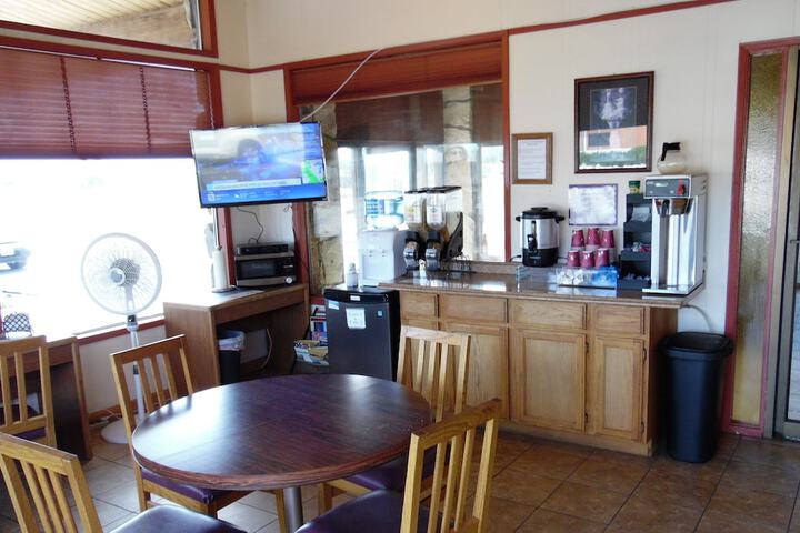 Breakfast/Coffee Service 22 of 27