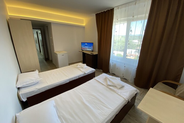 Room 15 of 27