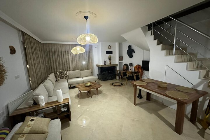 Room 9 of 42
