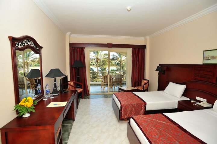 Room 4 of 13