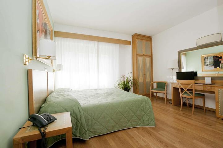 Room 15 of 39