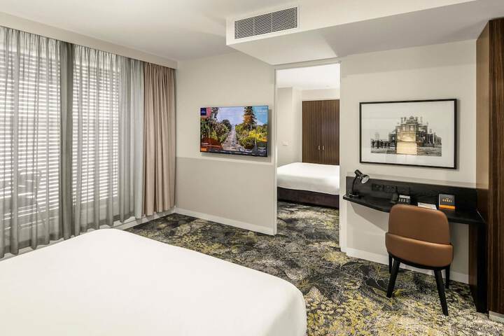Room 46 of 163