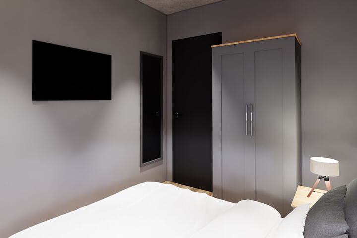 Room 8 of 20