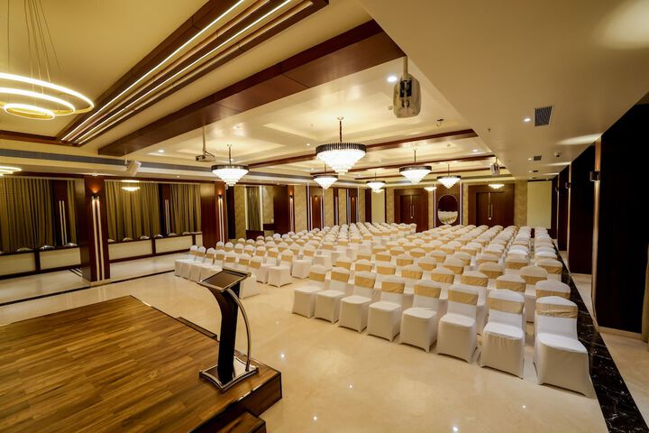 Business Center 69 of 70