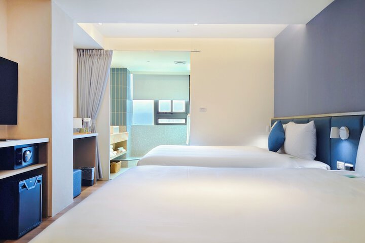 Room 5 of 22