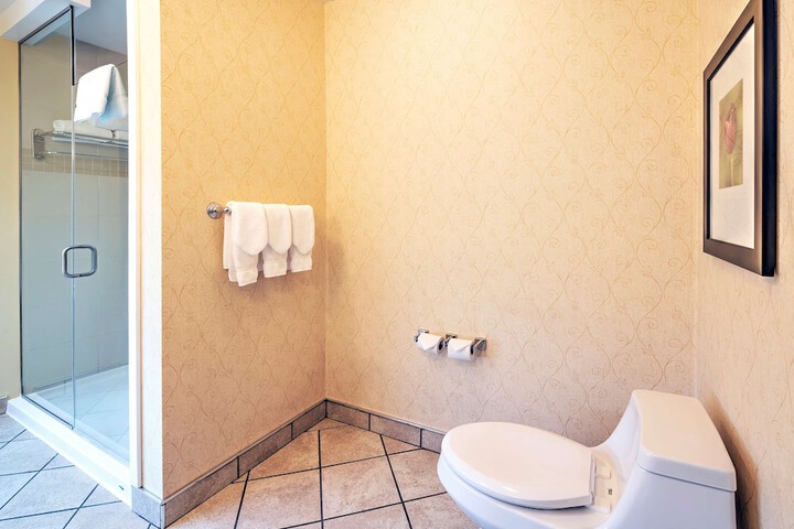 Room 28 of 82