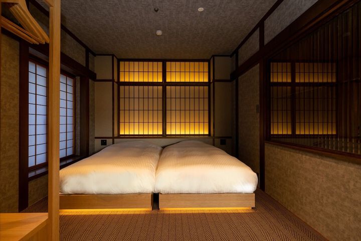 Room 16 of 54
