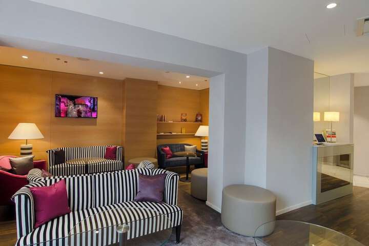Entrance & Lobby