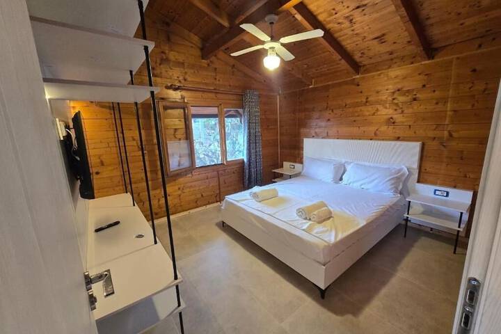 Room 10 of 31