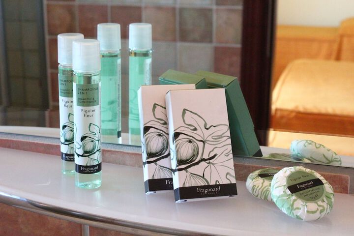 Room amenity