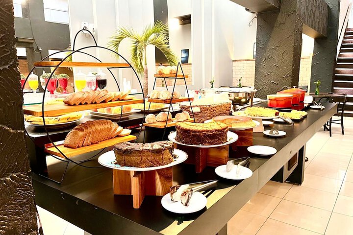 Breakfast/Coffee Service 68 of 81