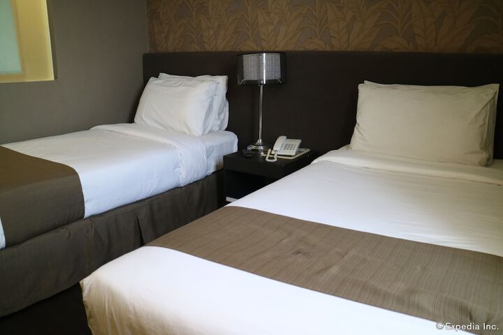 Room 15 of 40