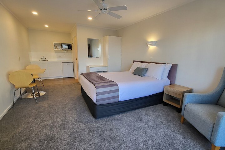 Room 13 of 65