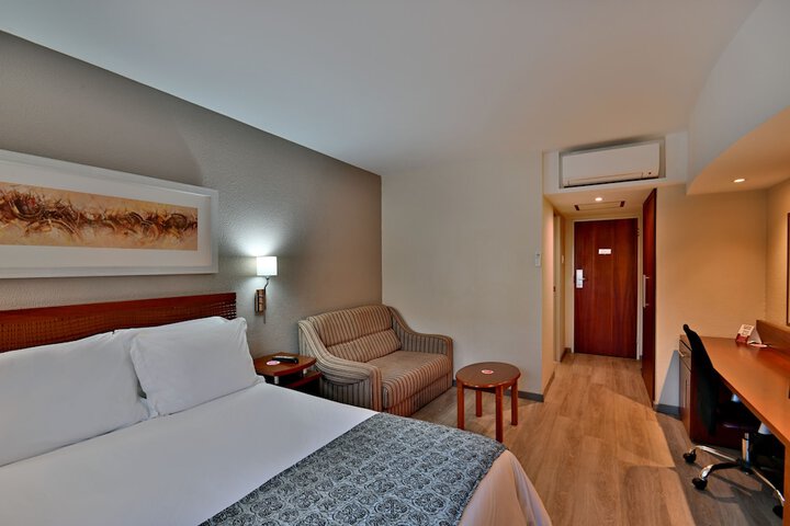 Room 5 of 34
