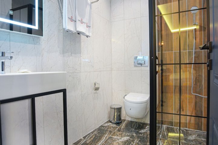 Room 14 of 27