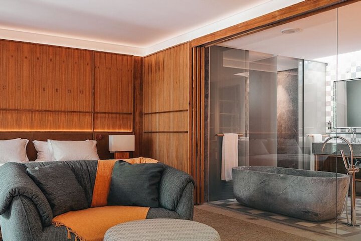 Room 3 of 16