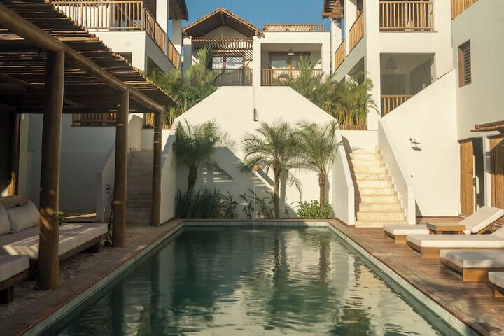 Pool 72 of 122