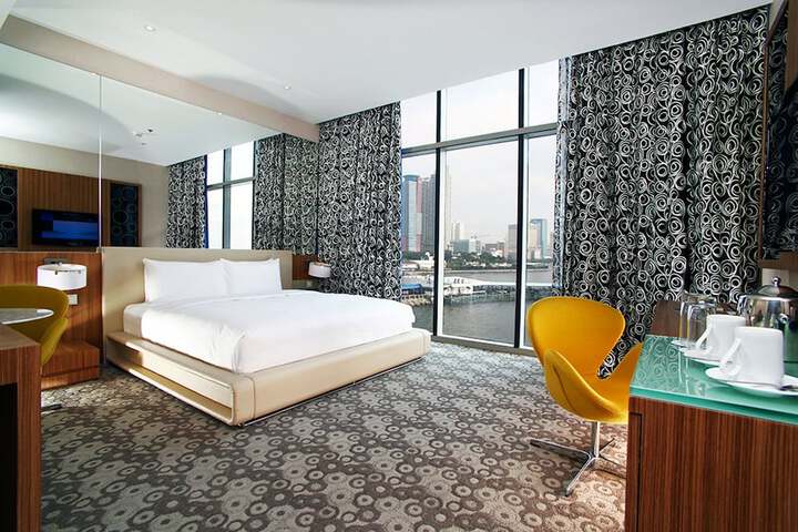 Room 90 of 204