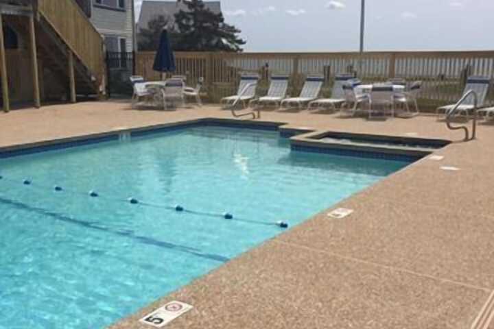 Pool 25 of 40