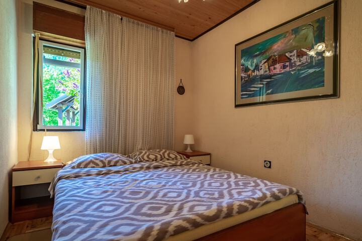 Room 6 of 62