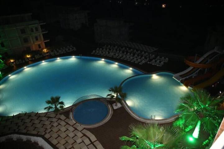 Pool 12 of 24