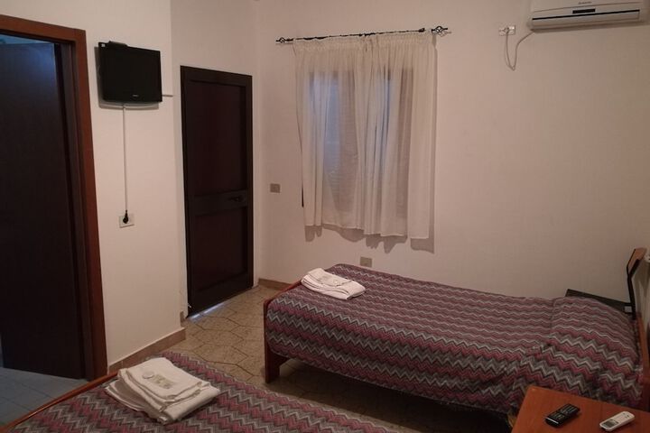 Room 6 of 46