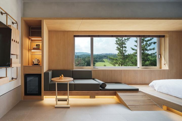 Room 6 of 120