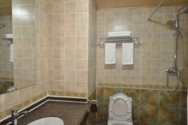 Room 9 of 17