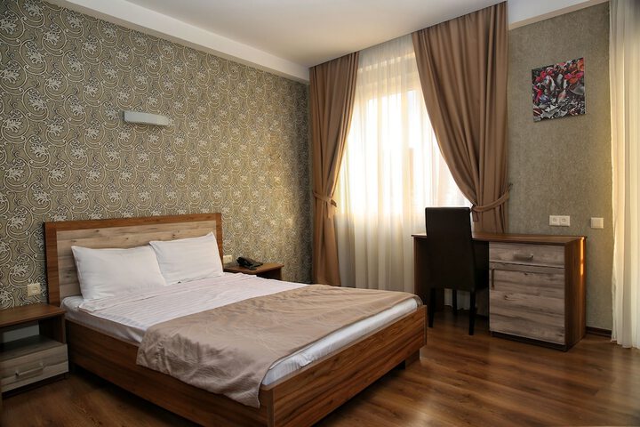 Room 18 of 53