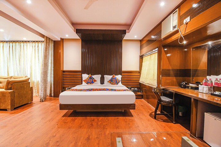 Room 27 of 53